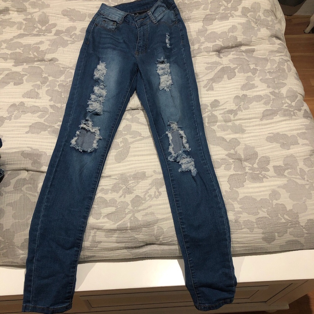 fashion nova high waisted jeans with rips